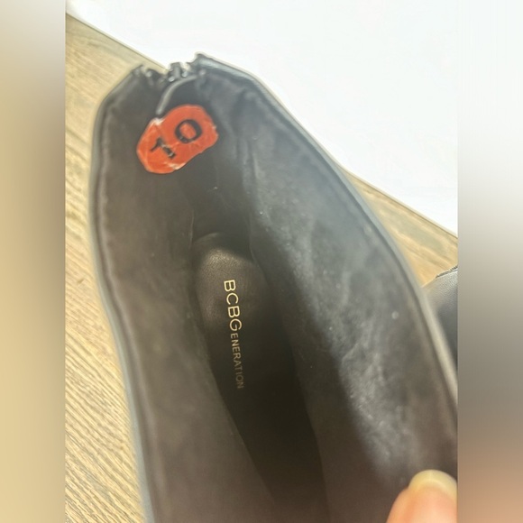 BCBG Hardia Chain Strap Biker Heel Booties Boots Chic and Trendy Size 10 - Picture 5 of 9